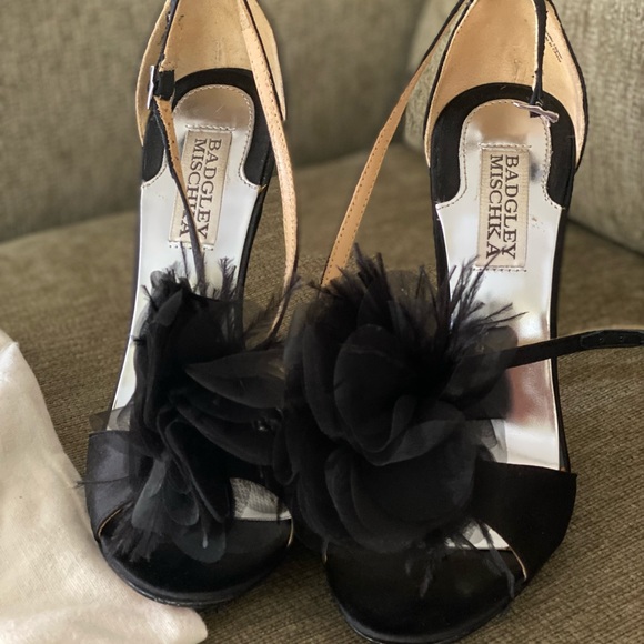 Badgley Mischka black heels size 6. - Picture 2 of 4